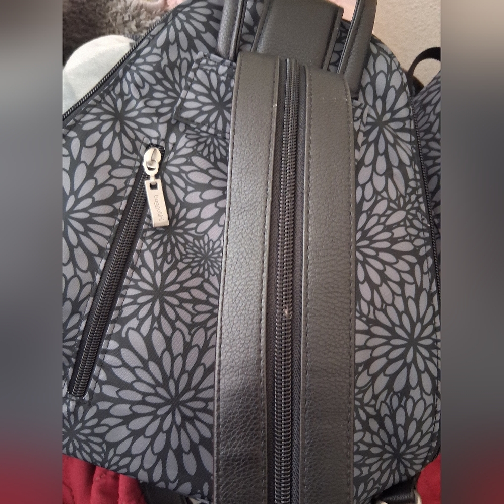 Baggallini 2 Piece Bundle Includes Crossbody And … - image 7